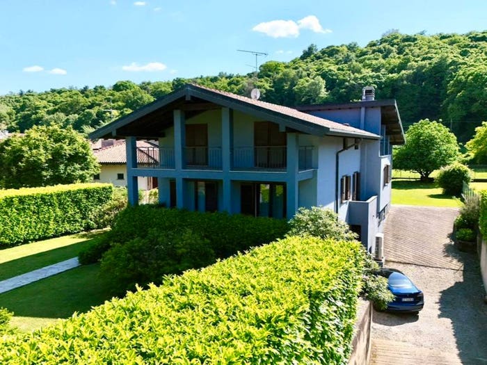 Casa con 6 locali in vendita in Dormelletto