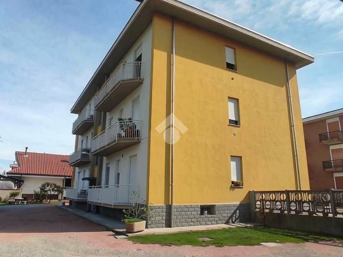 Appartamento trilocale in vendita in Via Piave, Centro, Ferno