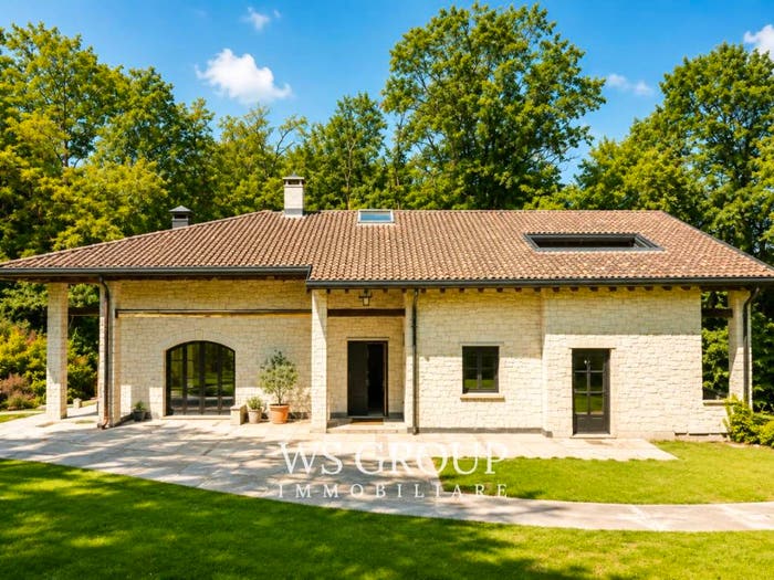 Casa con 5 locali in vendita in Viale Brianza, Bernate La Ca', Arcore