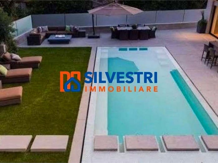 Casa con 6 locali in vendita in Via A Manzoni, Sant'Angelo a Cupolo