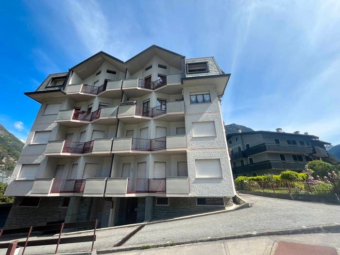 Appartamento quadrilocale in vendita in Via Pizzo Scalino, Centro, Caspoggio