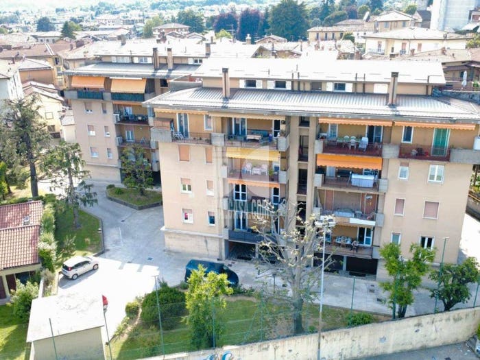 Appartamento con 6 locali in vendita in via san pietro, Centro, Alzano Lombardo