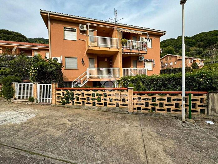Appartamento con 5 locali in vendita in Villagio Solemar, Torremezzo Di Falconara, Falconara Albanese
