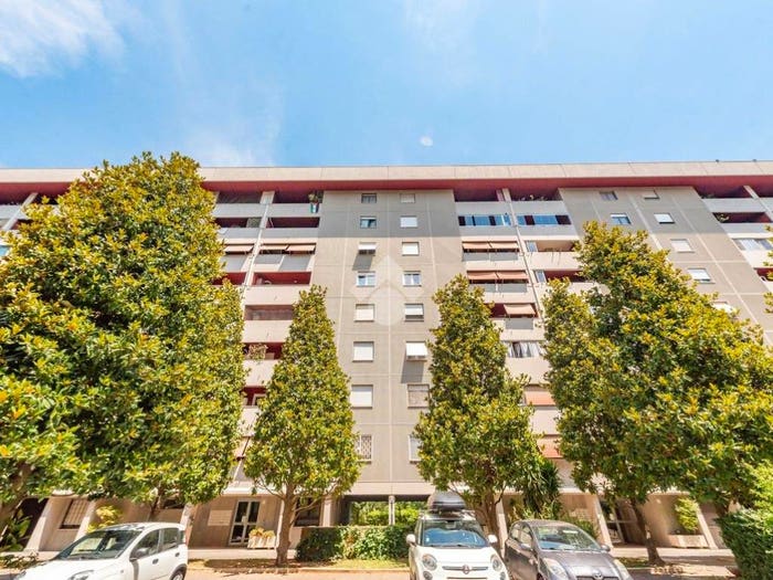 Appartamento quadrilocale in vendita in Via Erminia Frezzolini, Serpentara, Roma