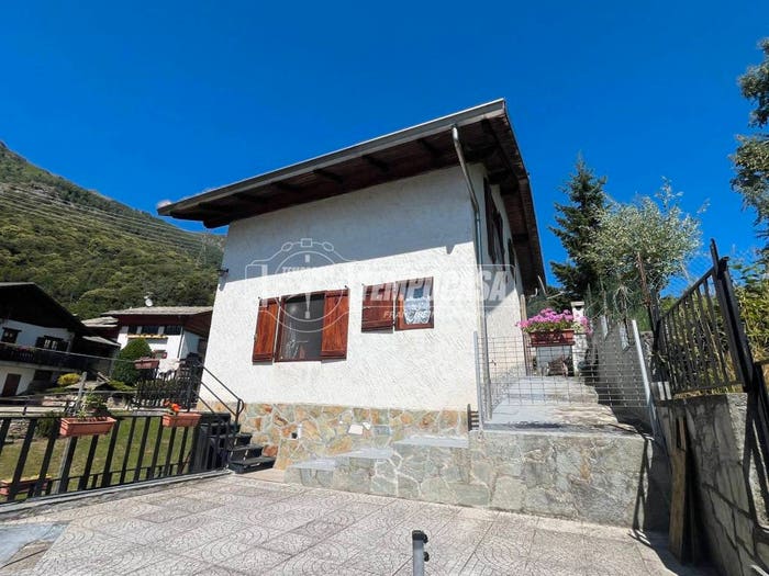 Casa con 5 locali in vendita in Via Rantan, Frassinetto