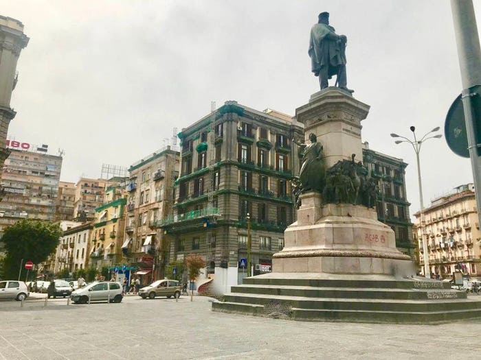 Appartamento quadrilocale in vendita in Piazza Giuseppe Garibaldi, Garibaldi Ferrovia, Napoli