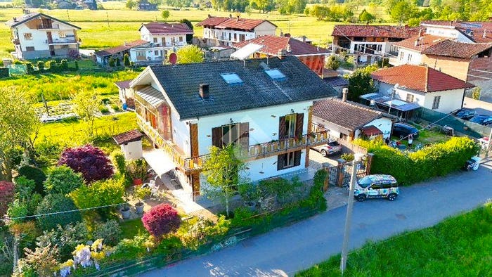 Casa con 6 locali in vendita in Borgata girella villa, Giaveno