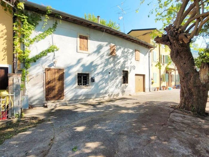 Casa quadrilocale in vendita in Via Villa, Centro, Mezzane di Sotto