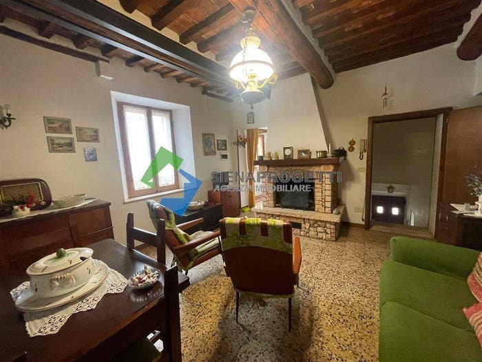 Appartamento con 6 locali in vendita in Via Tocchi, Monticiano