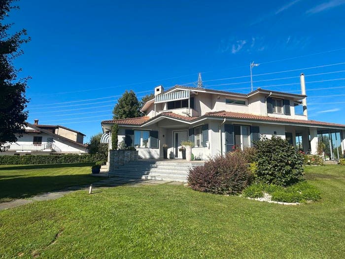 Casa con 6 locali in vendita in Centro, Carrù