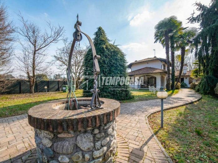 Casa quadrilocale in vendita in Via Dante Alighieri, Centro, Castelletto Sopra Ticino