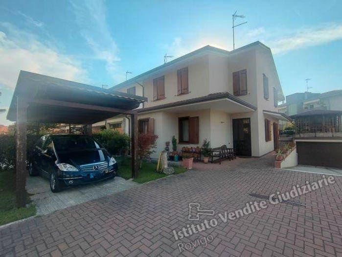 Casa con 6 locali in vendita in Via Dei Marinai n, Centro, Lendinara