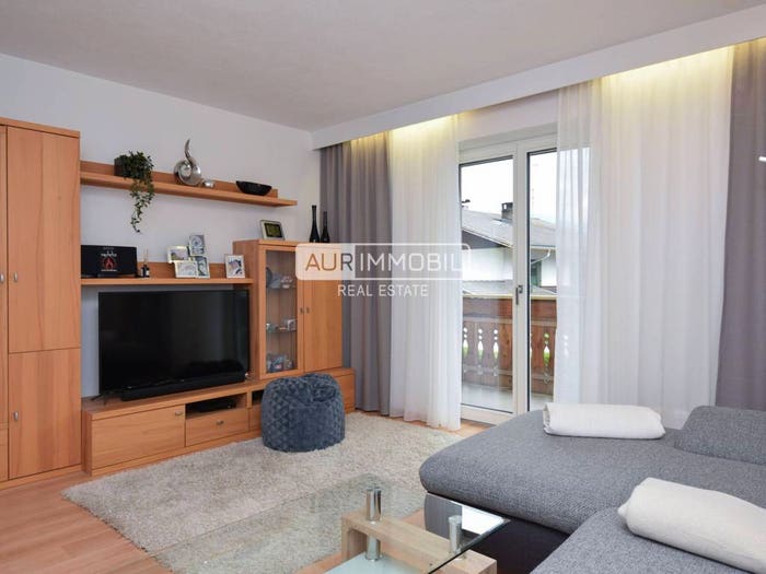 Appartamento con 5 locali in vendita in Via Val Pusteria, Centro, Perca
