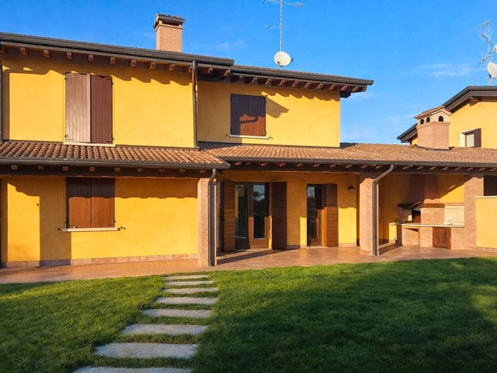 Casa con 6 locali in vendita in Barche, Solferino