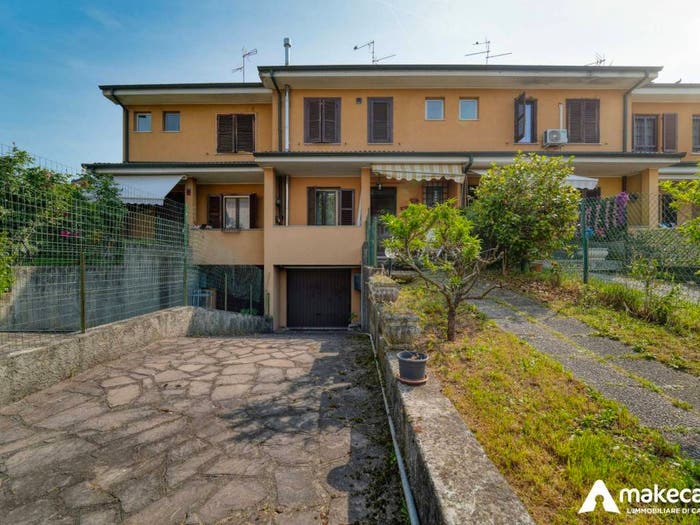 Casa quadrilocale in vendita in Via Alessandro Manzoni, Centro, Mulazzano