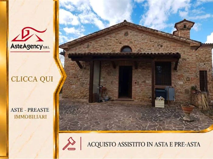 Casa con 6 locali in vendita in VIA CASTELBOCCIONE, Urbino