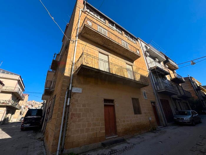 Casa quadrilocale in vendita in Via Fabio Filzi, Pietraperzia