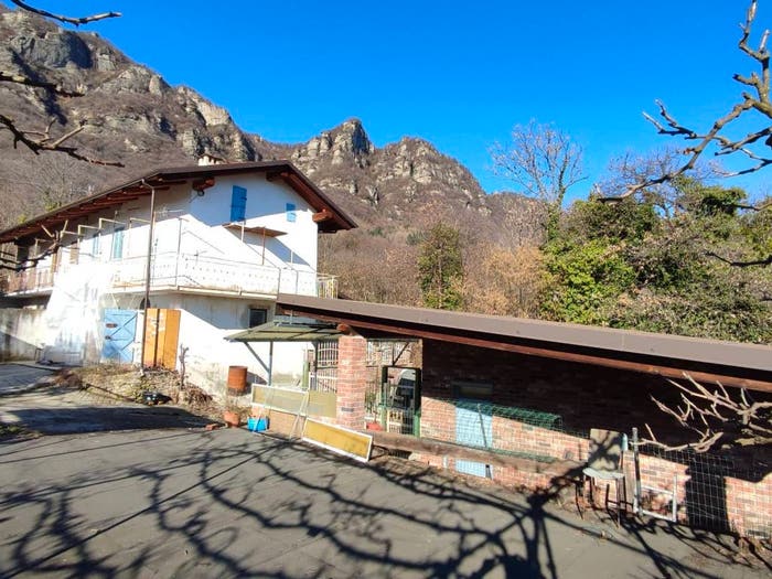Casa quadrilocale in vendita in Via Comba Garitta, Envie