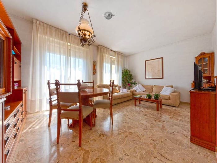 Casa quadrilocale in vendita in Viale Cesare Battisti, Centro, Correggio