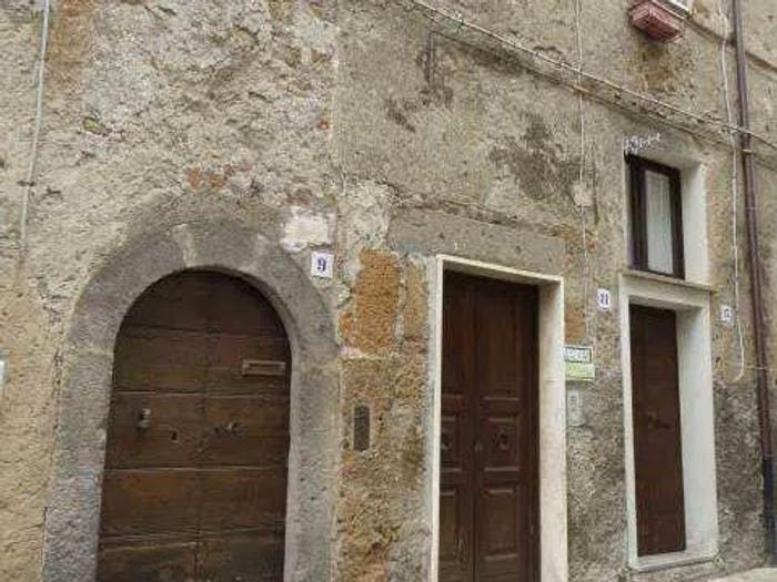 Appartamento con 5 locali in vendita in Barbarano Romano