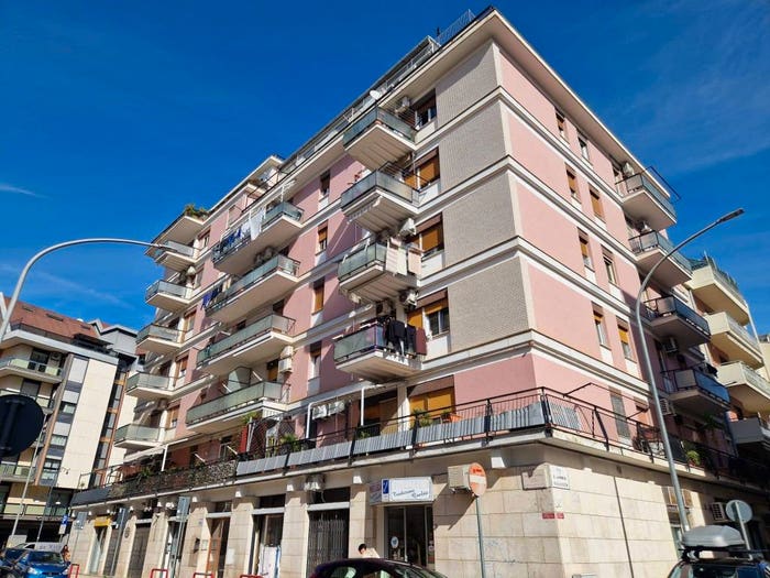 Appartamento con 5 locali in vendita in Via Domenico Caldara, San Michele, Foggia