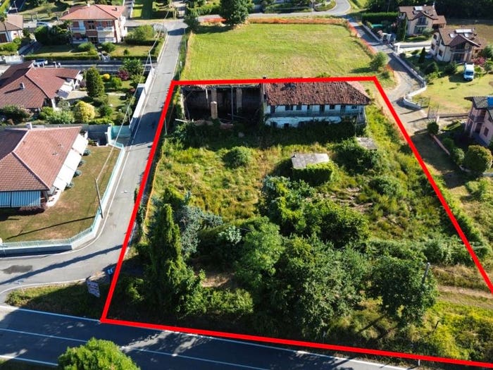 Casa con 6 locali in vendita in Via Ai Colli, Centro, Barbania