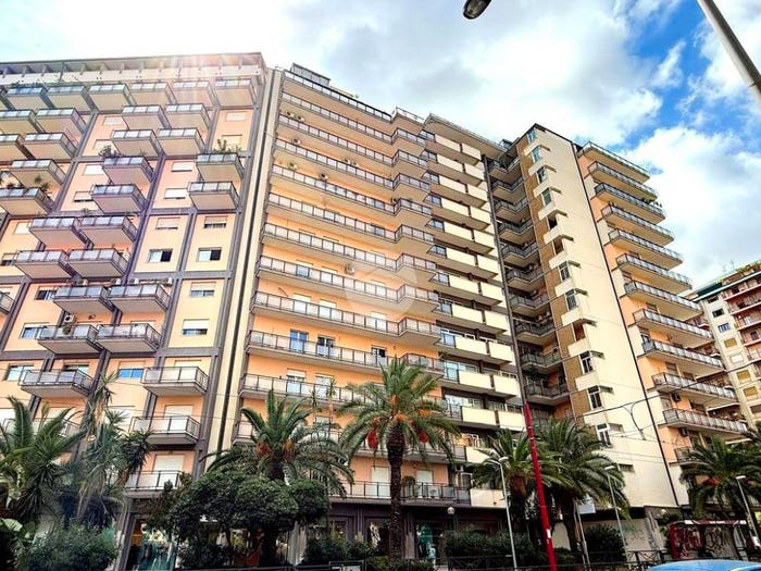 Appartamento con 5 locali in vendita in Via Leonardo da Vinci, Malaspina, Palermo