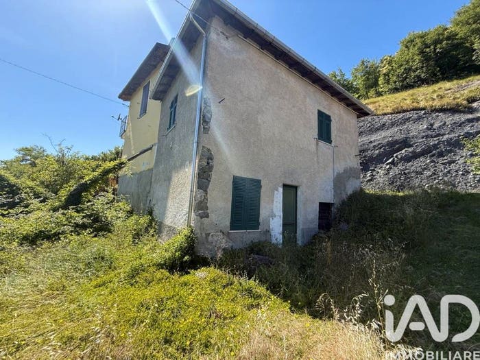 Casa quadrilocale in vendita in Borlasca, Isola del Cantone