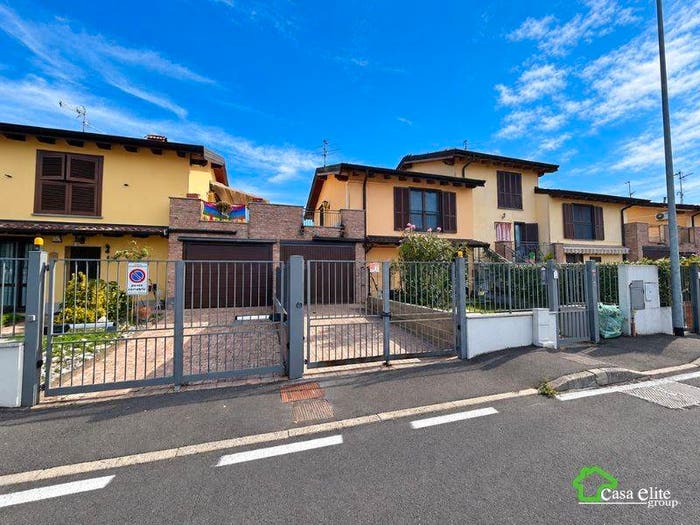 Casa quadrilocale in vendita in Largo Rosario Livatino, Caselle Lurani
