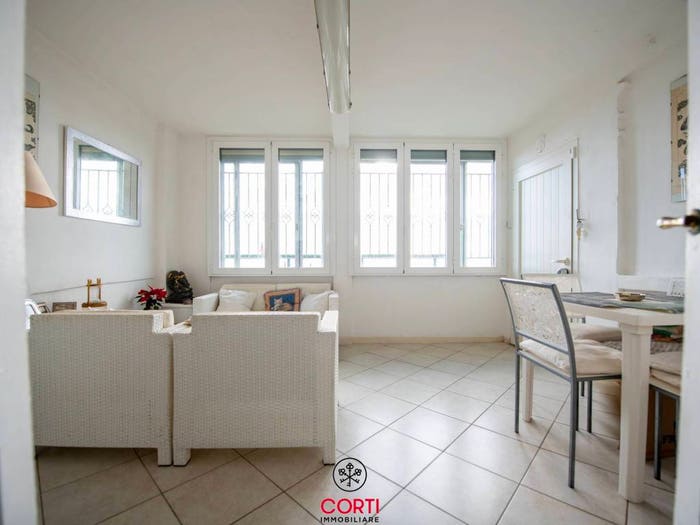 Appartamento con 5 locali in vendita in Zona Nuova Pratoranieri, Follonica