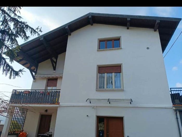 Casa con 6 locali in vendita in Viale Rimembranze, Centro, Biandronno