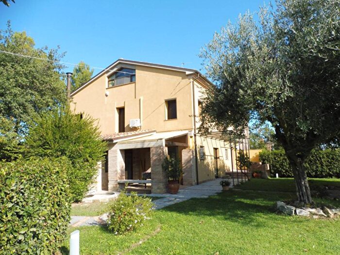 Casa con 5 locali in vendita in Via Varano, Varano, Ancona