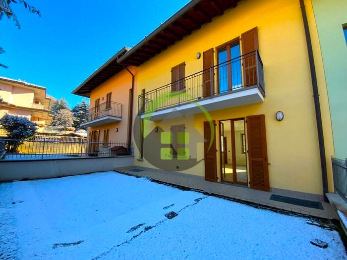 Casa quadrilocale in vendita in Centro, Gandino