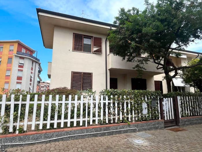 Casa con 5 locali in vendita in Via Sacco e Vanzetti, Bicocca, Novara