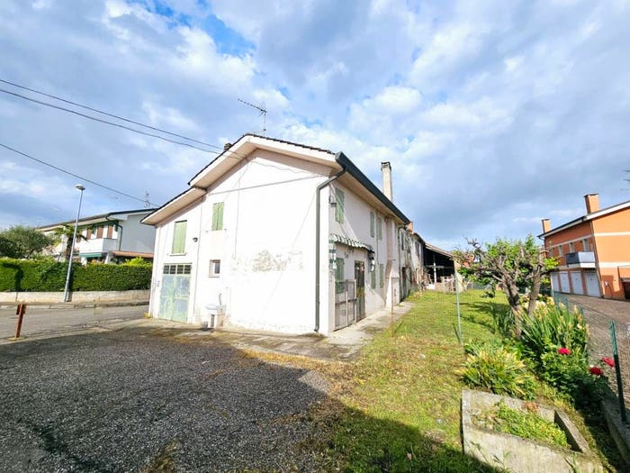Casa con 6 locali in vendita in VIA VENETO, Centro, Granze