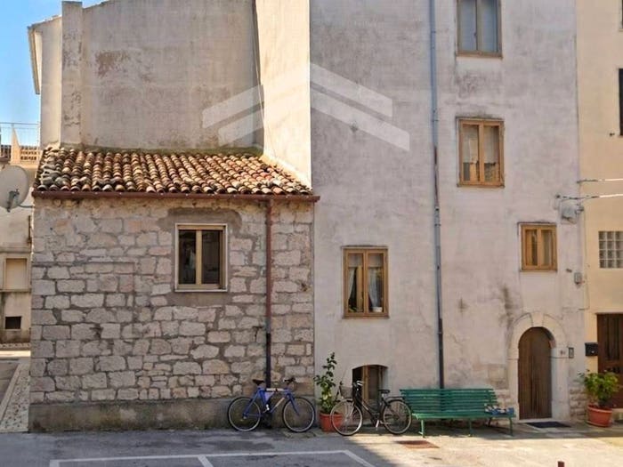 Casa quadrilocale in vendita in largo Giuseppe Viglione, Petrella Tifernina
