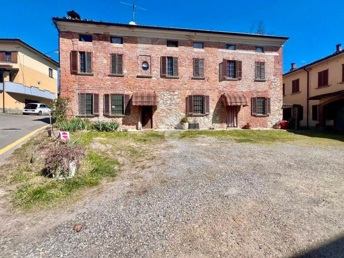 Casa quadrilocale in vendita in Frazione Vigalone, Roncole, Canneto Pavese
