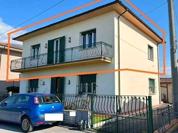 Appartamento trilocale in vendita in Via V Orsucci, Borgo A Buggiano, Buggiano