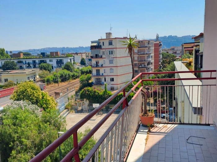 Appartamento trilocale in vendita in Via Sibilla, Bagnoli, Napoli
