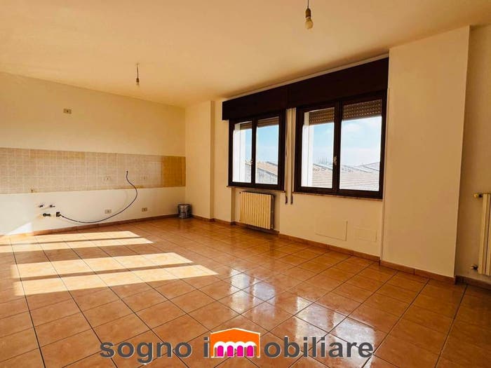 Appartamento trilocale in vendita in Via Pier Domenico Frattini, Centro, Legnago