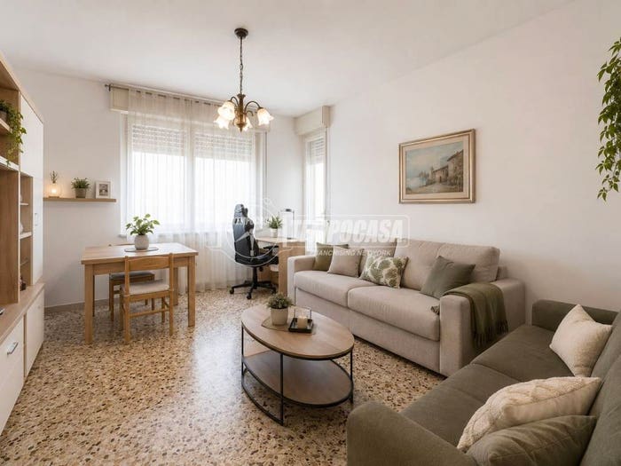 Appartamento bilocale in vendita in Via Roma, Renate