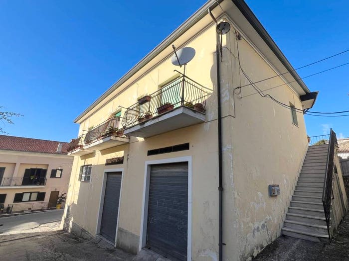 Appartamento trilocale in vendita in Via Sferracavallo, Centro, Atina