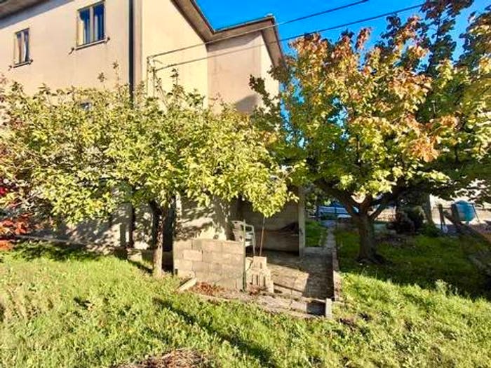 Appartamento con 6 locali in vendita in Via Martiri Della Resistenza No Number, Centro, Palata