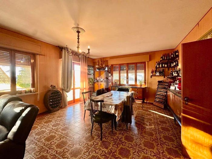 Casa con 6 locali in vendita in Località Capoluogo, Serra Di Maiolo, Maiolo