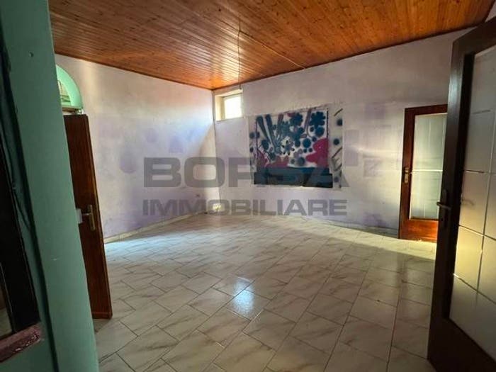 Appartamento trilocale in vendita in Via Guglielmo Oberdan, Cisternone, Livorno