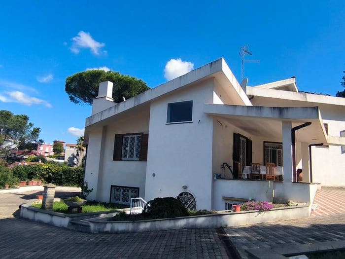 Casa con 6 locali in vendita in Via Montelungo, Monte Lungo, Castelnuovo di Porto