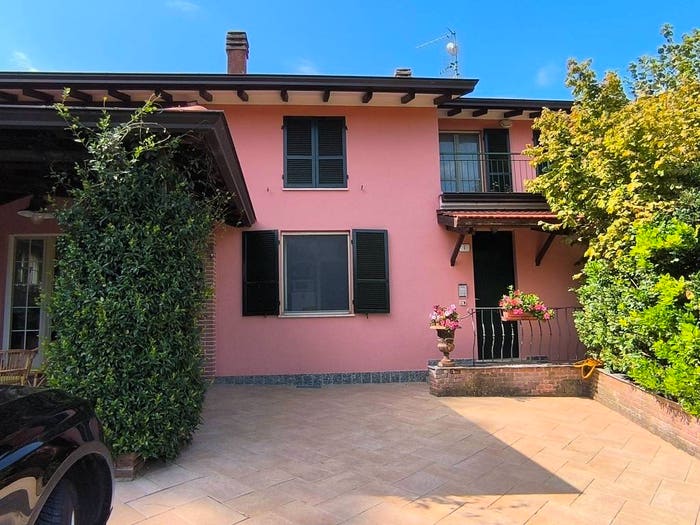 Casa con 6 locali in vendita in Località Isola, Pianello Val Tidone