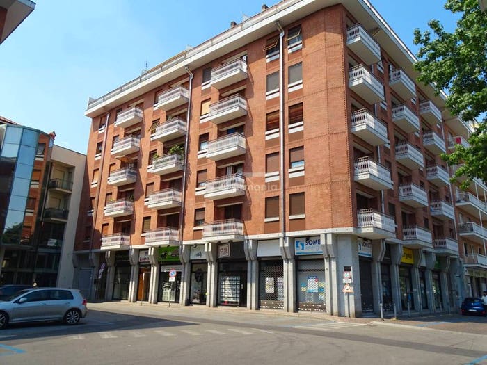 Appartamento trilocale in vendita in Piazza Castello, Centro, Ciriè