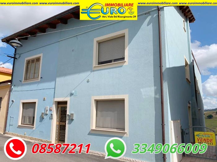 Casa con 6 locali in vendita in Via Borgo Nuovo, Casoli, Atri