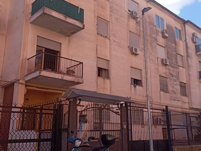 Appartamento quadrilocale in vendita in Largo Michele Blasco, CEP Michelangelo Alta, Palermo